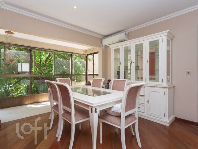 Apartamento com 177m², 4 dormitórios, 1 suíte, 2 vagas, Auxiliadora em Porto Alegre