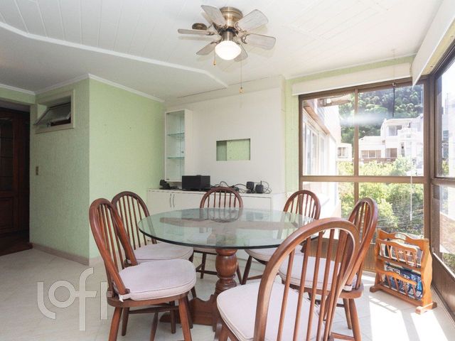 Apartamento com 177m², 4 dormitórios, 1 suíte, 2 vagas, Auxiliadora em Porto Alegre