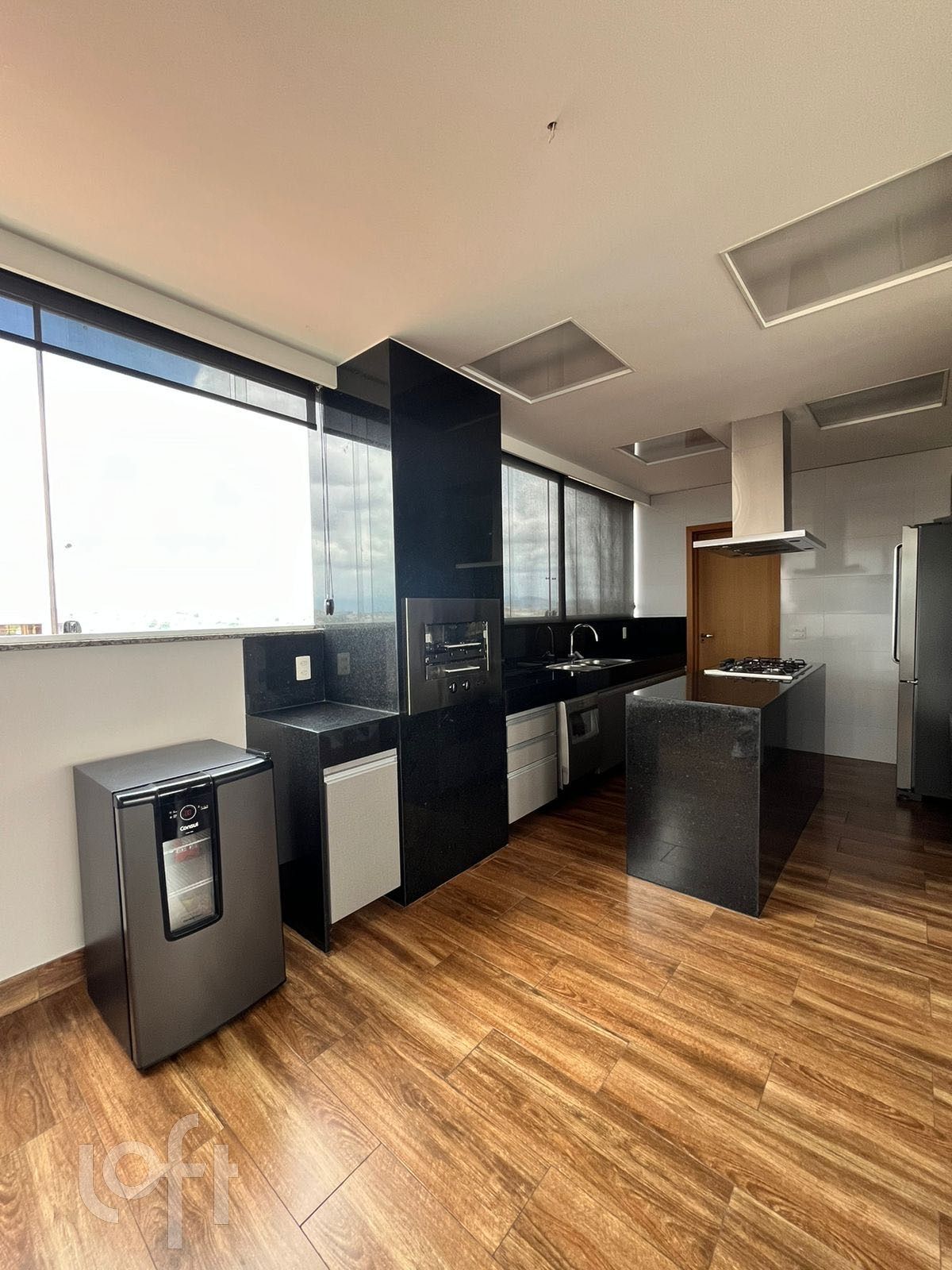 Apartamento à venda com 3 quartos, 151m² - Foto 1