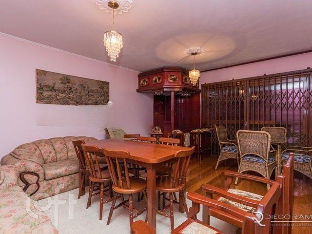 Casa com 300m², 3 dormitórios, 1 suíte, 2 vagas, Cristo Redentor em Porto Alegre