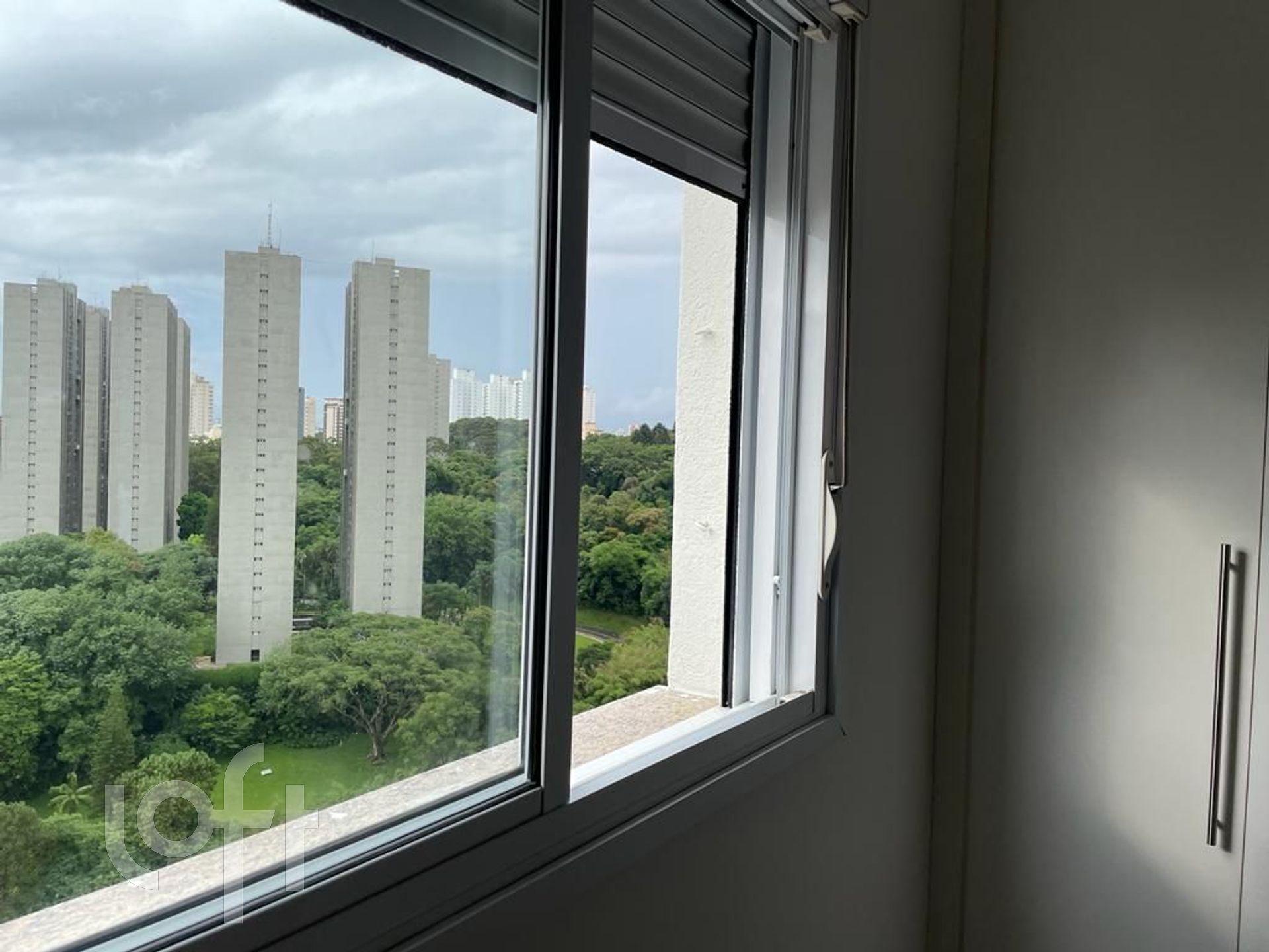 Apartamento à venda com 2 quartos, 76m² - Foto 4