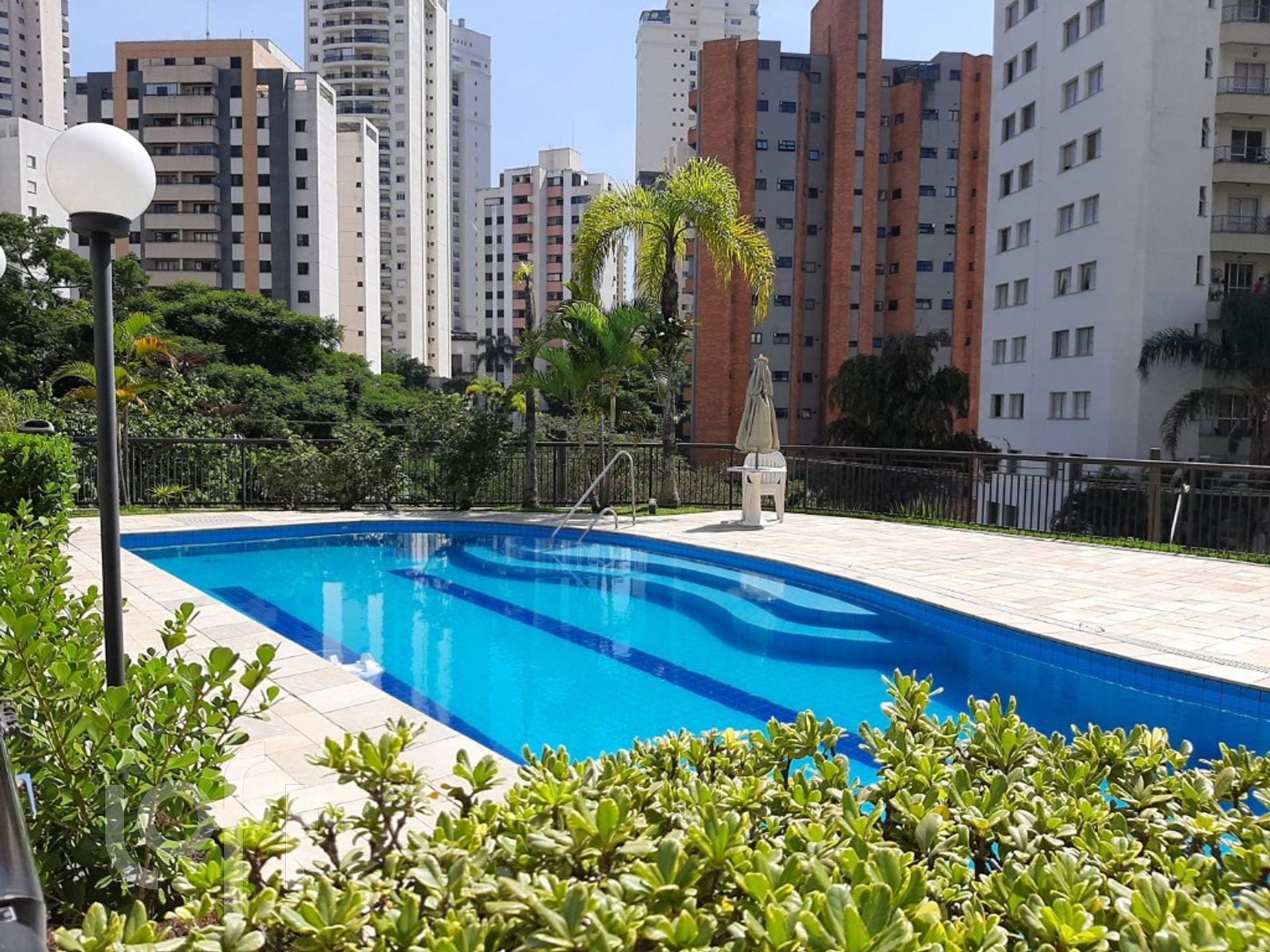 Apartamento à venda com 3 quartos, 104m² - Foto 1