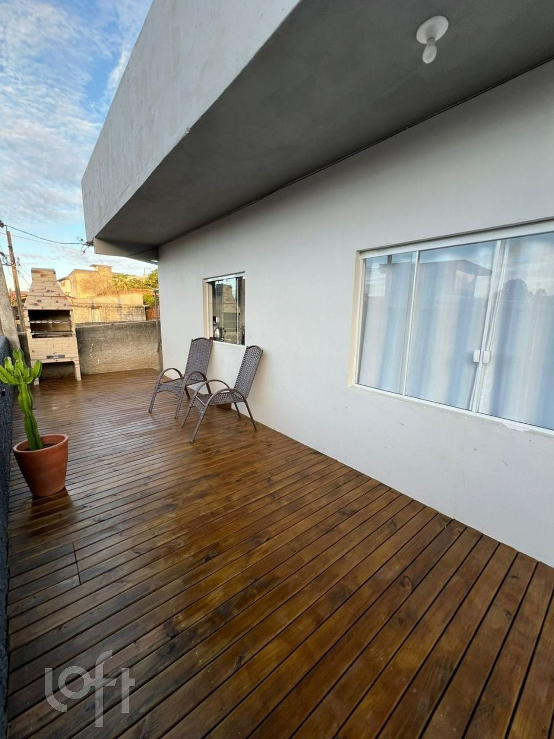 Casa à venda em Tapera da Base com 122 m², 2 quartos, 2 vagas