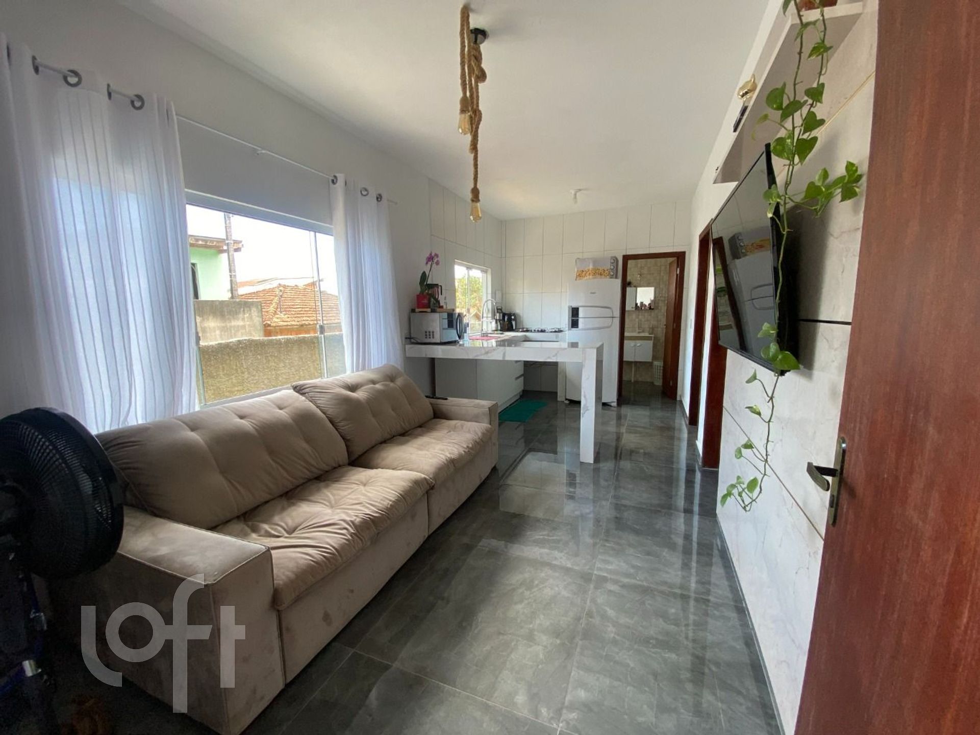 Casa Residencial com 122m², 2 quartos, 2 garagens, no bairro Tapera da Base em Florianópolis