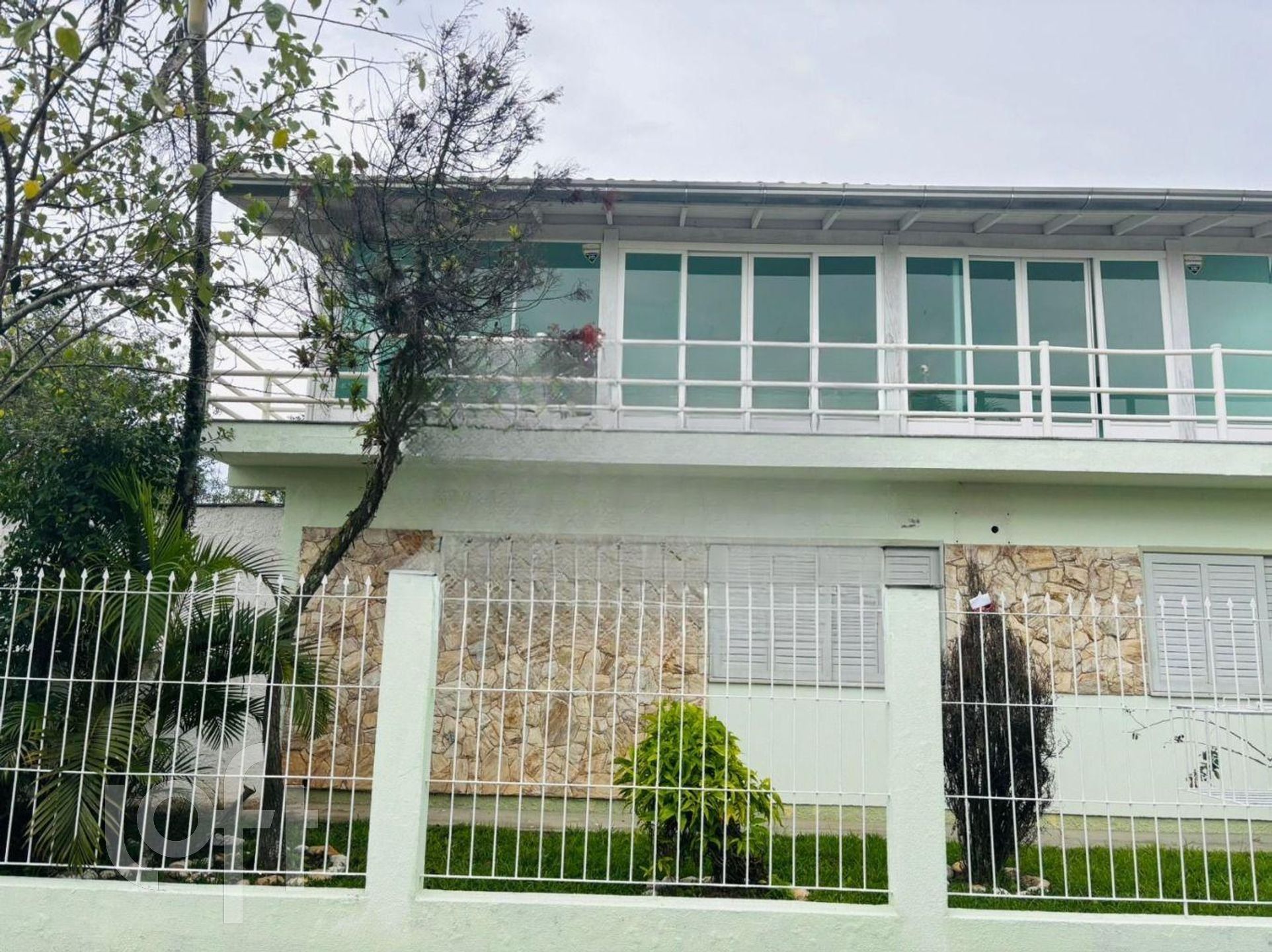 Casa à venda em Centro com 480 m², 7 quartos, 3 vagas
