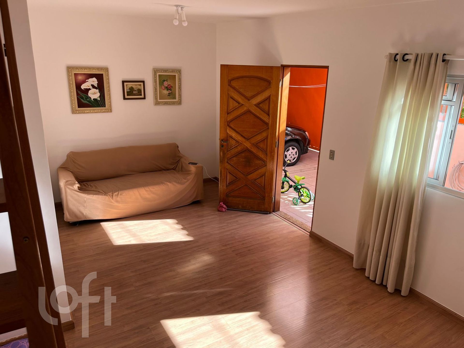 Casa à venda com 5 quartos, 100m² - Foto 1