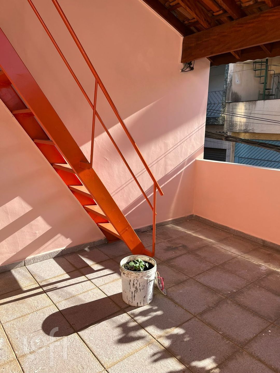 Casa à venda com 5 quartos, 100m² - Foto 25
