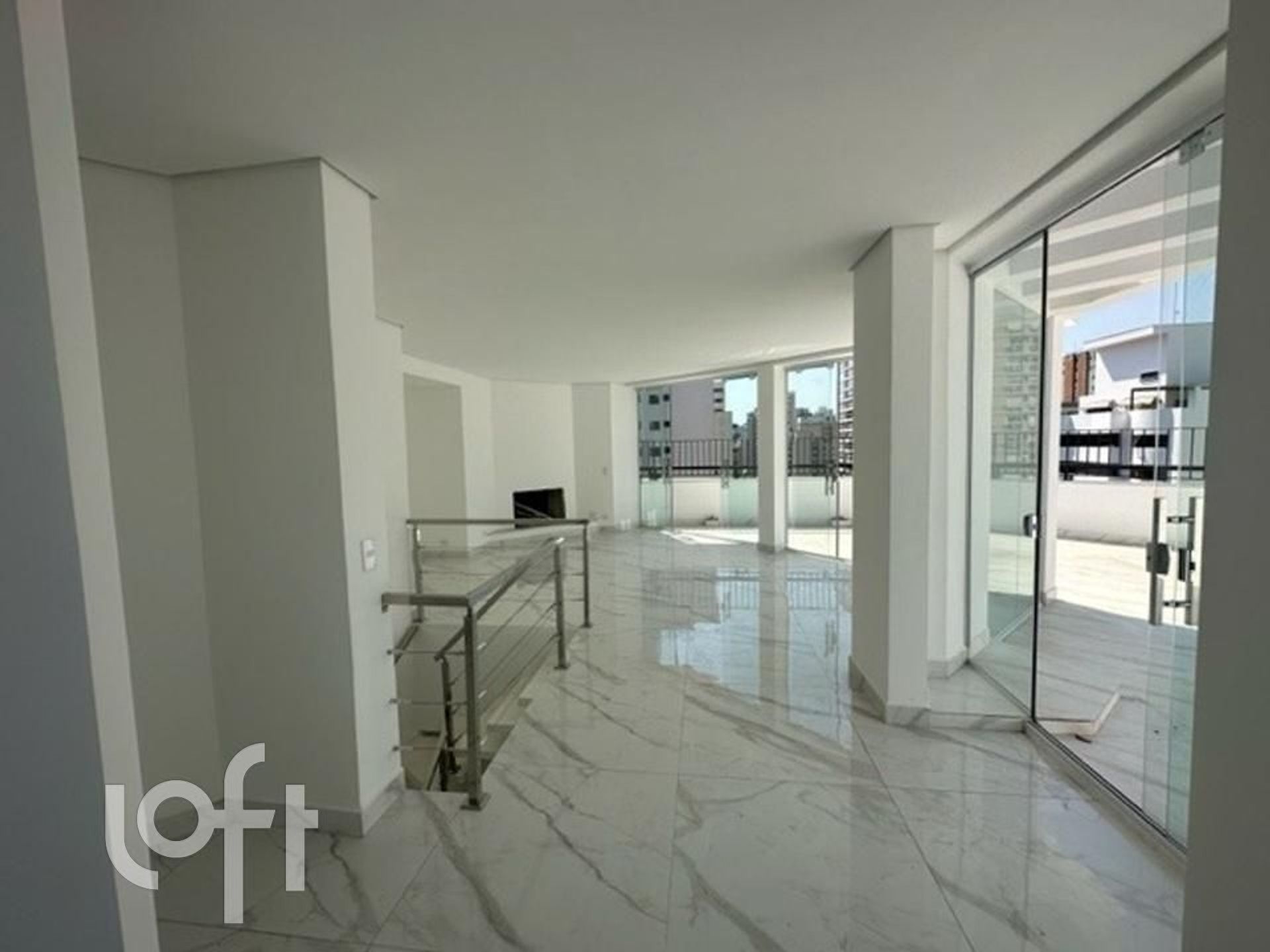 Apartamento à venda com 3 quartos, 238m² - Foto 18