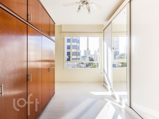 Apartamento com 72m², 2 dormitórios, 1 vaga, Higienópolis em Porto Alegre