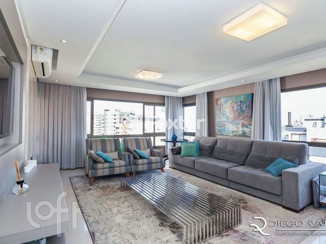 Apartamento com 170m², 3 dormitórios, 3 suítes, 3 vagas, Petrópolis em Porto Alegre