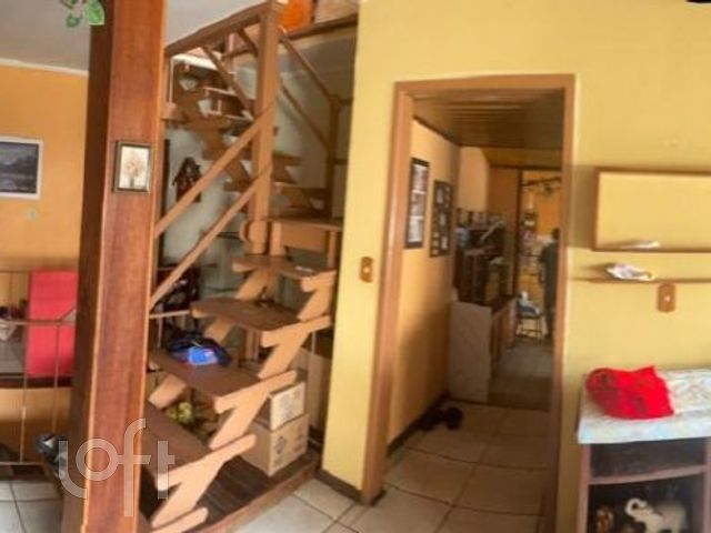 Casa com 438m², 5 dormitórios, 2 suítes, 3 vagas, Menino Deus em Porto Alegre