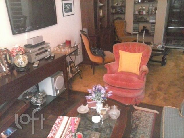 Casa com 250m², 3 dormitórios, 1 suíte, 2 vagas, Rio Branco em Porto Alegre