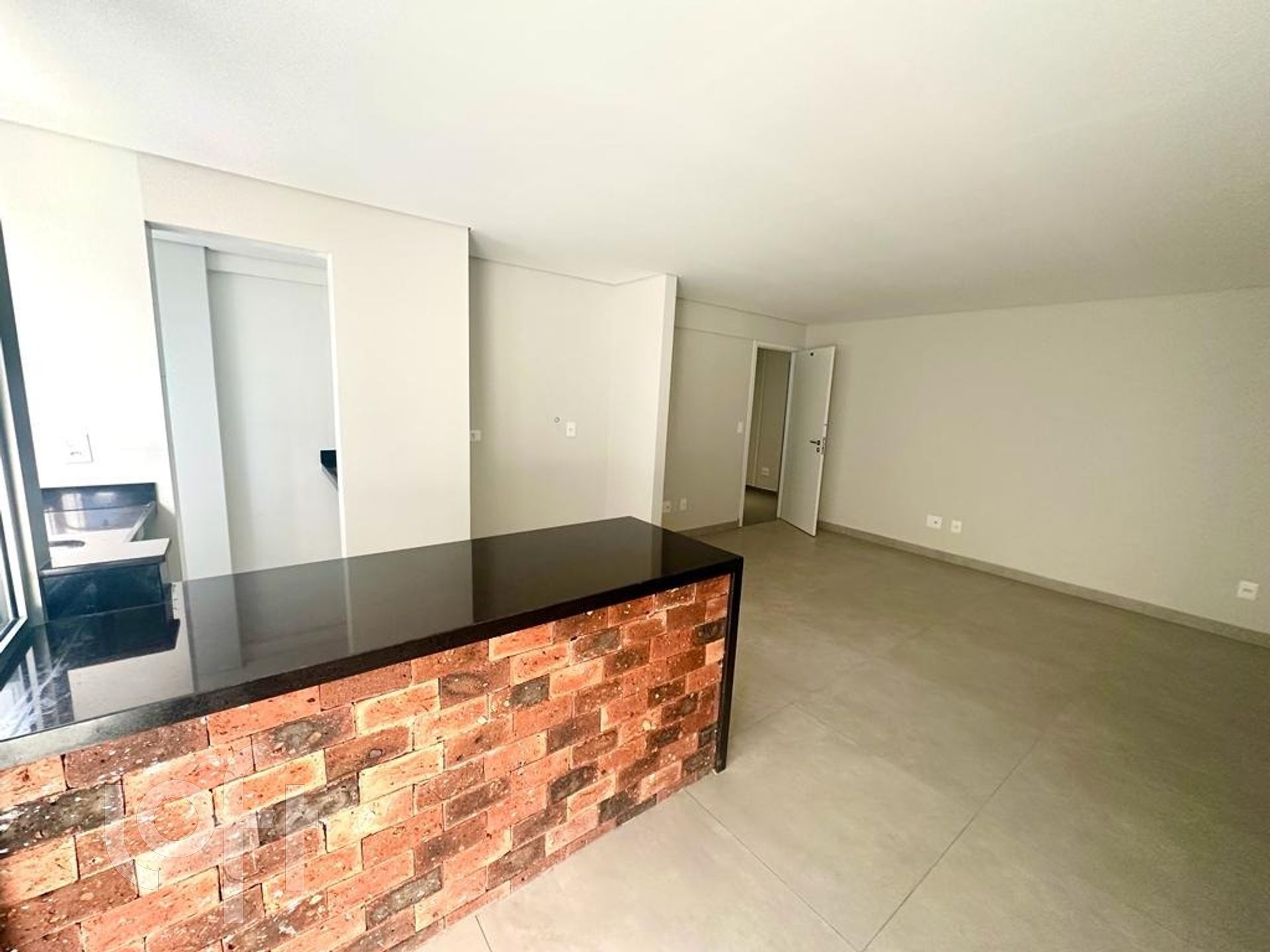 Apartamento à venda com 2 quartos, 63m² - Foto 2