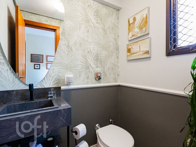 Apartamento com 103m², 3 dormitórios, 1 suíte, 2 vagas, Petrópolis em Porto Alegre