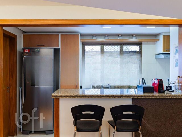 Apartamento com 103m², 3 dormitórios, 1 suíte, 2 vagas, Petrópolis em Porto Alegre