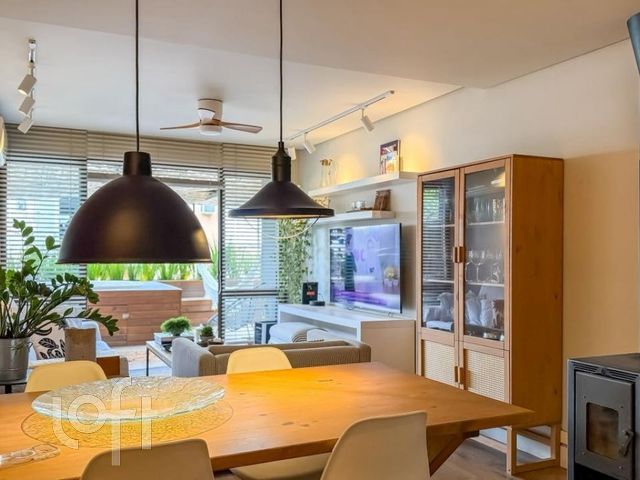 Apartamento com 112m², 2 dormitórios, 1 suíte, 1 vaga, Petrópolis em Porto Alegre