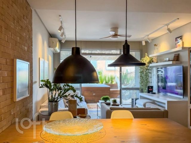 Apartamento com 112m², 2 dormitórios, 1 suíte, 1 vaga, Petrópolis em Porto Alegre