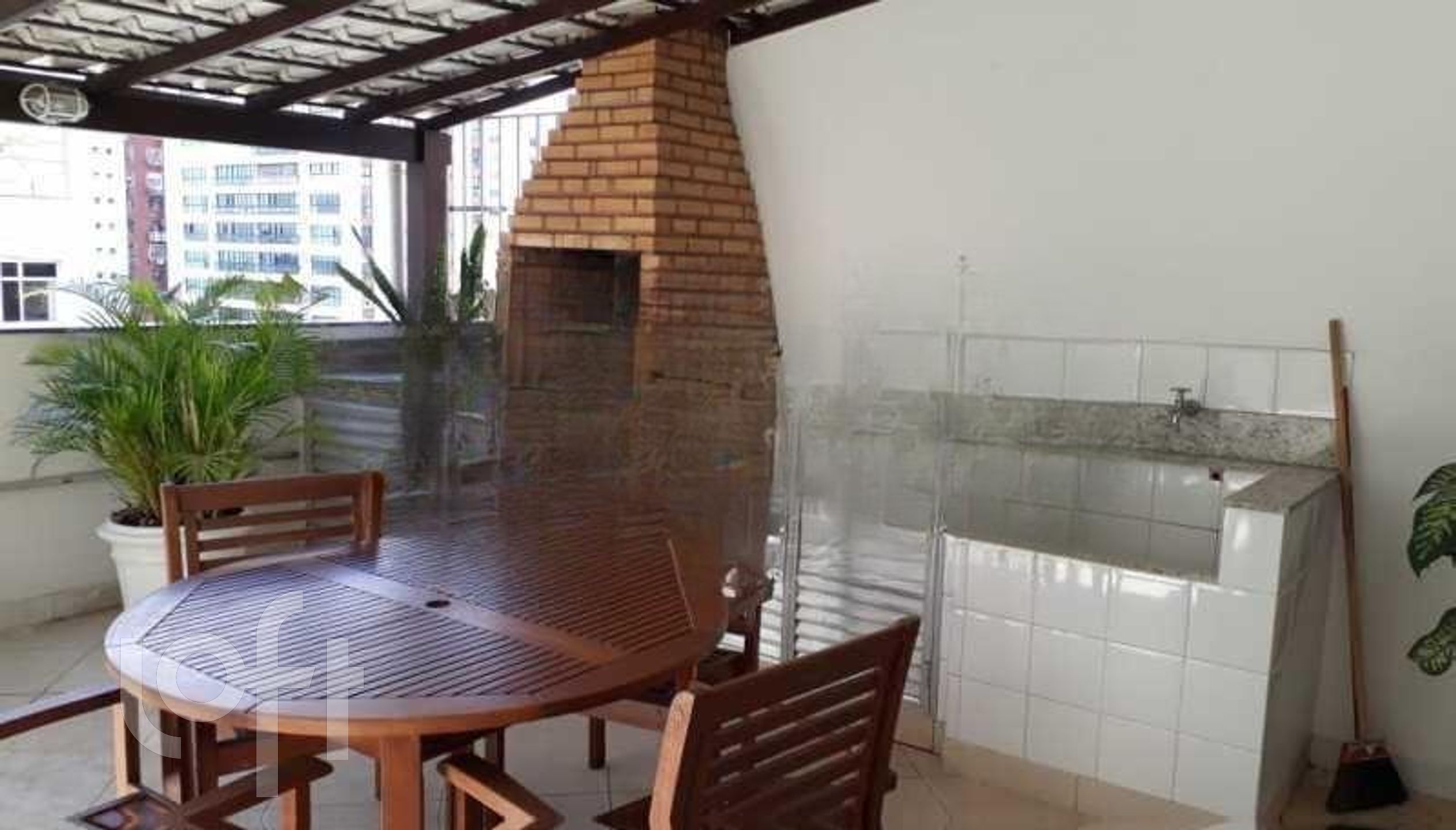 Apartamento à venda com 4 quartos, 230m² - Foto 4