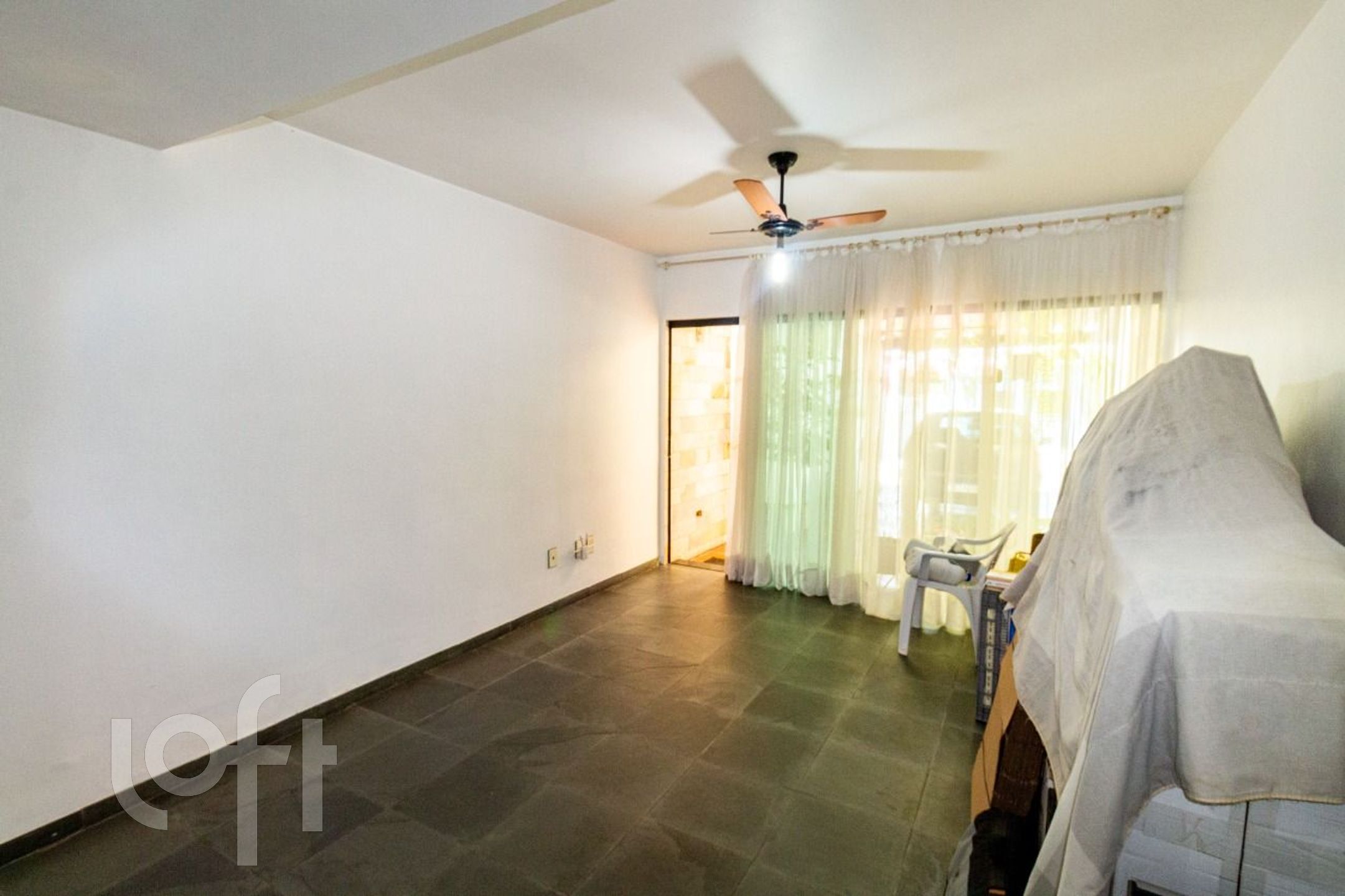 Casa à venda com 2 quartos, 130m² - Foto 2