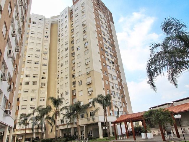 Apartamento com 65m², 3 dormitórios, 1 suíte, 1 vaga, Vila Ipiranga em Porto Alegre