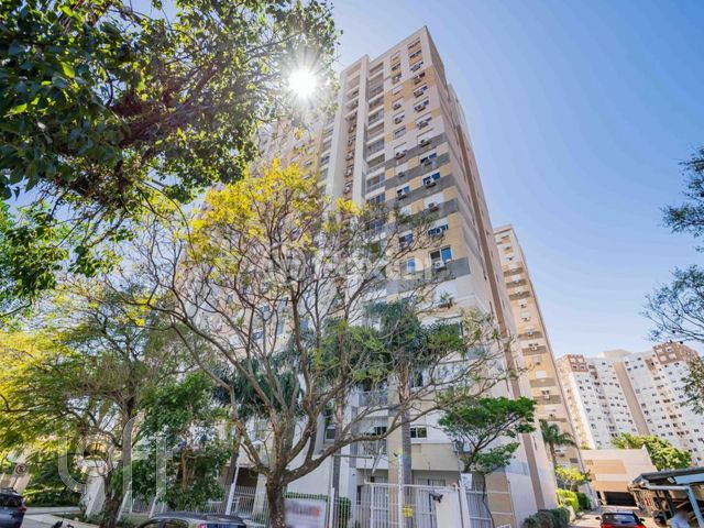 Apartamento com 63m², 3 dormitórios, 1 suíte, 1 vaga, Vila Ipiranga em Porto Alegre
