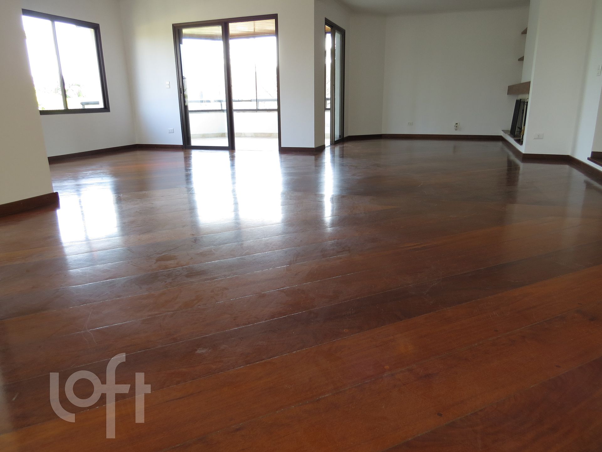 Apartamento à venda com 4 quartos, 194m² - Foto 2