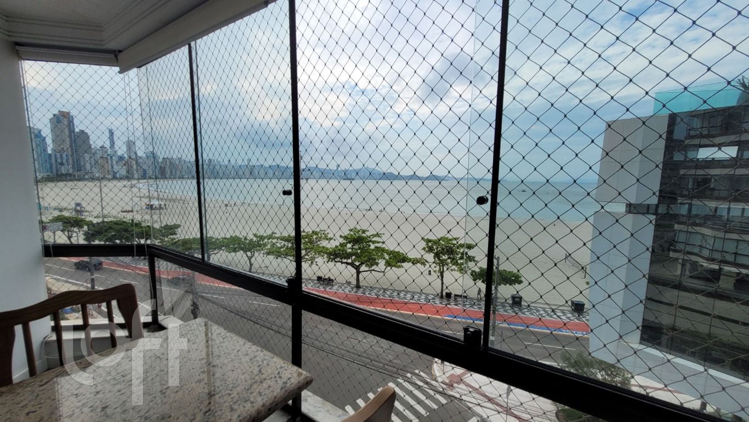 Apartamento à venda em Barra Sul com 198 m², 3 quartos, 1 suíte, 3 vagas