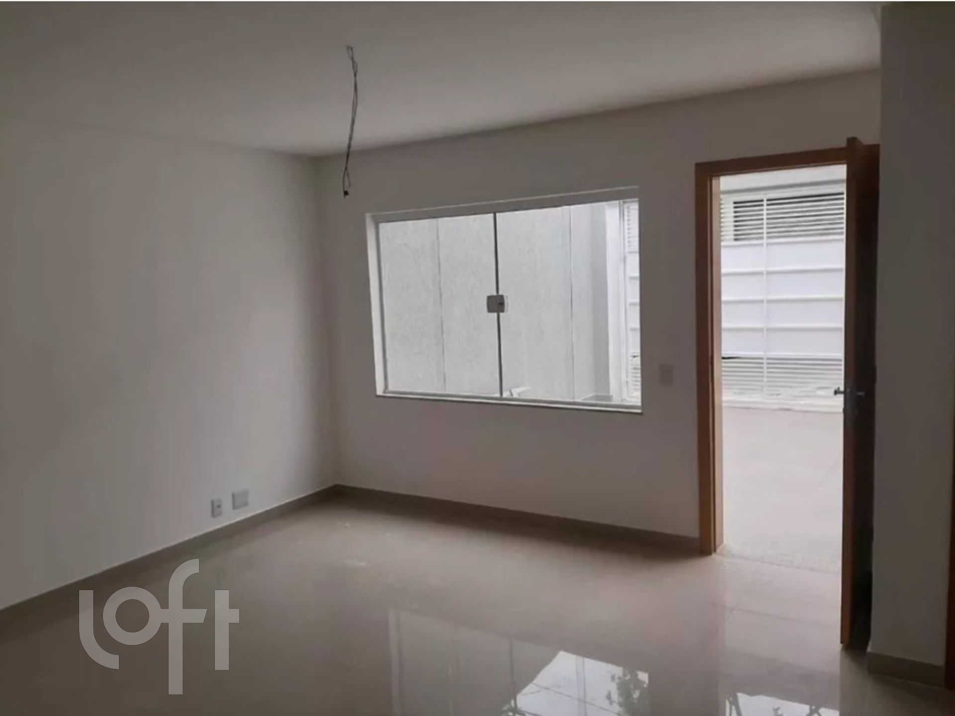 Casa à venda com 2 quartos, 72m² - Foto 4