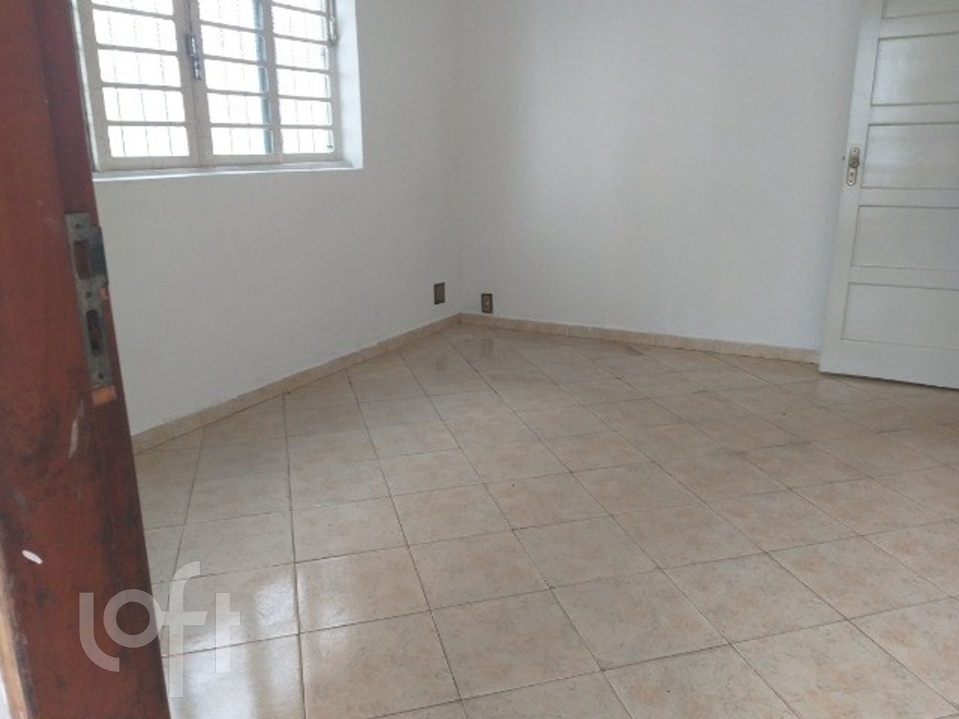 Casa à venda com 4 quartos, 240m² - Foto 1