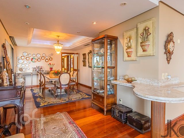 Apartamento com 222m², 3 dormitórios, 2 suítes, 2 vagas, Rio Branco em Porto Alegre