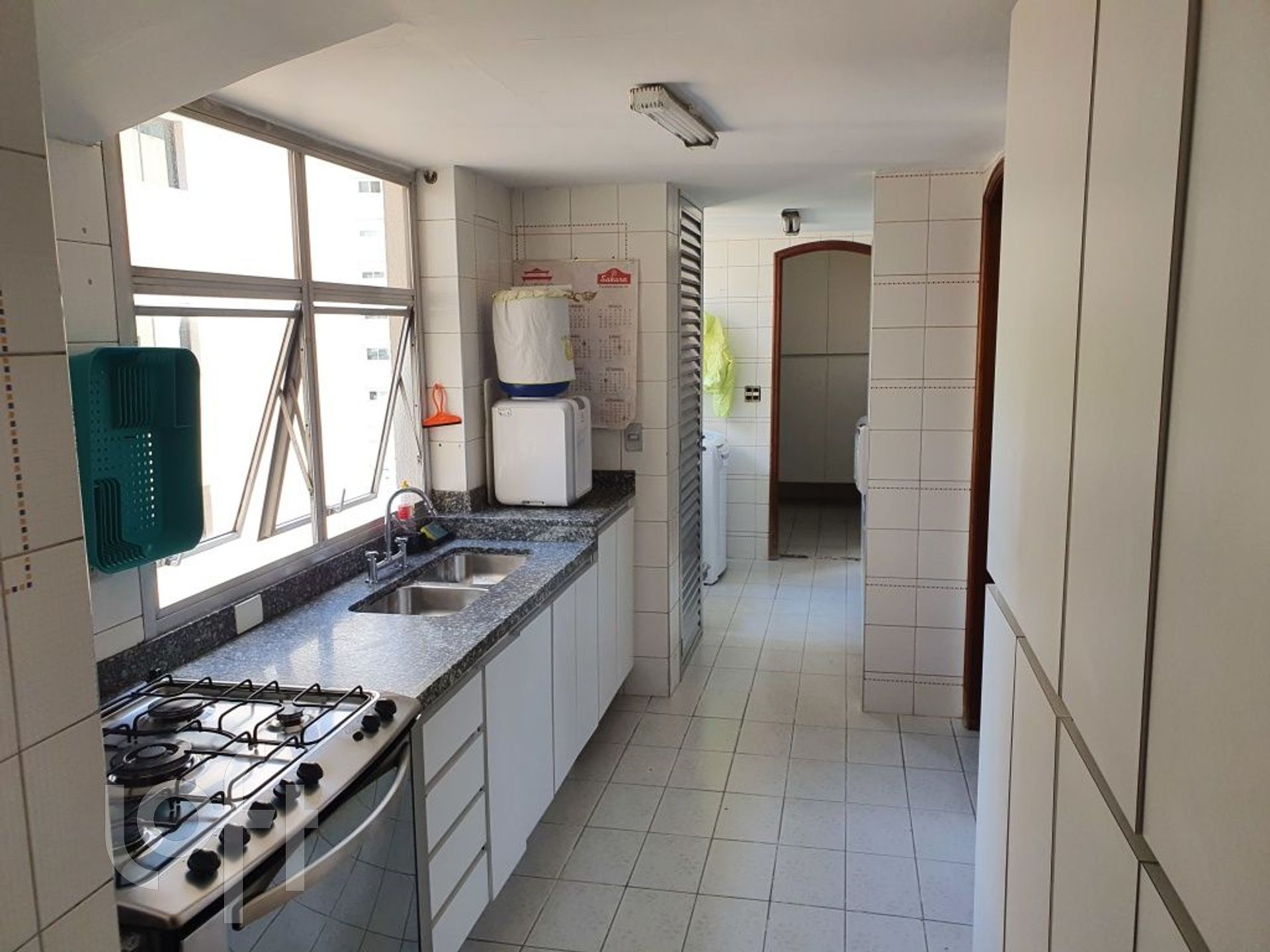 Apartamento à venda com 3 quartos, 276m² - Foto 3