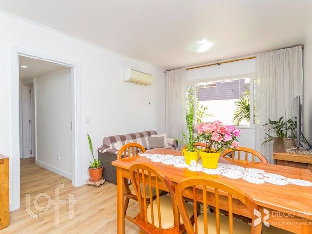 Apartamento com 70m², 2 dormitórios, 1 vaga, Auxiliadora em Porto Alegre