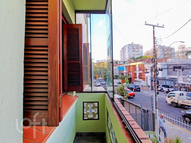 Apartamento com 74m², 2 dormitórios, Rio Branco em Porto Alegre