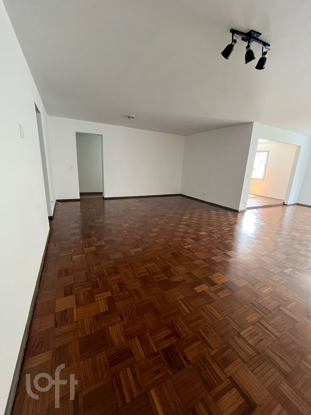 Apartamento à venda com 3 quartos, 147m² - Foto 1