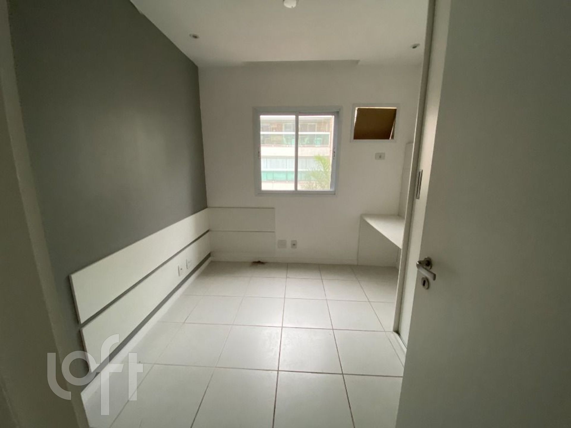 Apartamento à venda com 3 quartos, 107m² - Foto 9