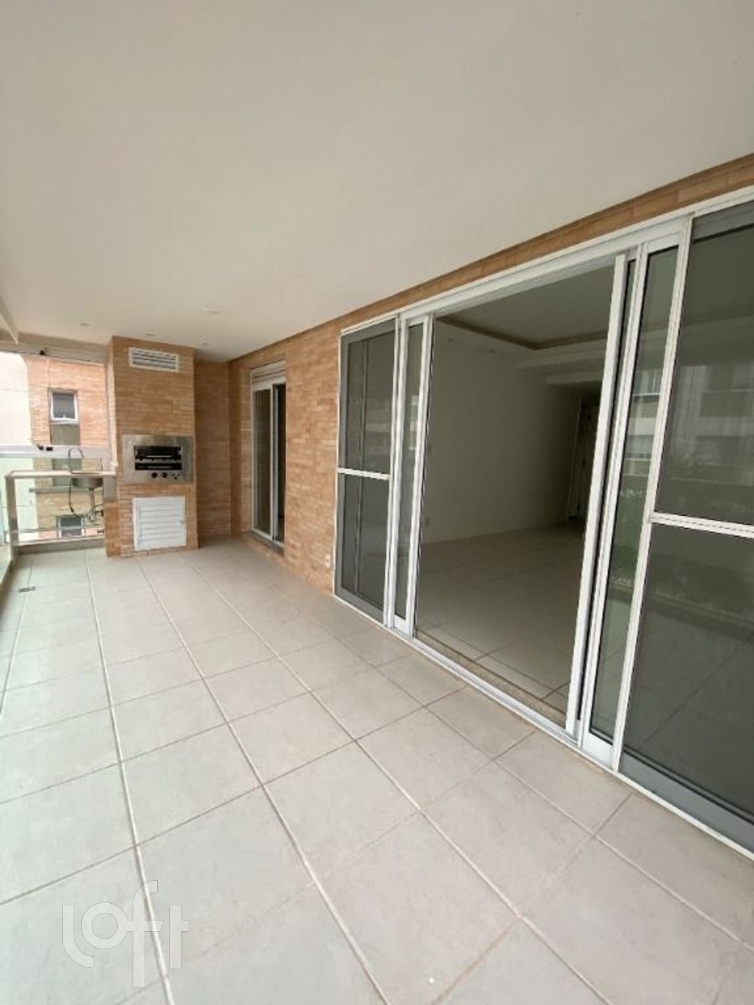 Apartamento à venda com 3 quartos, 107m² - Foto 2