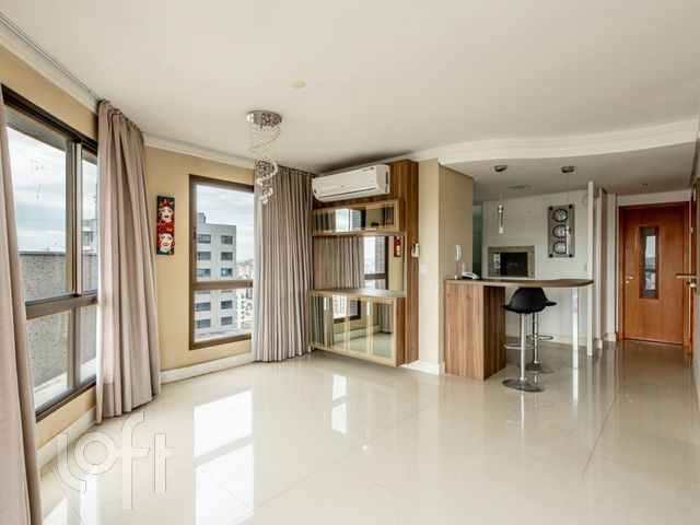 Apartamento com 87m², 2 dormitórios, 1 suíte, 2 vagas, Rio Branco em Porto Alegre