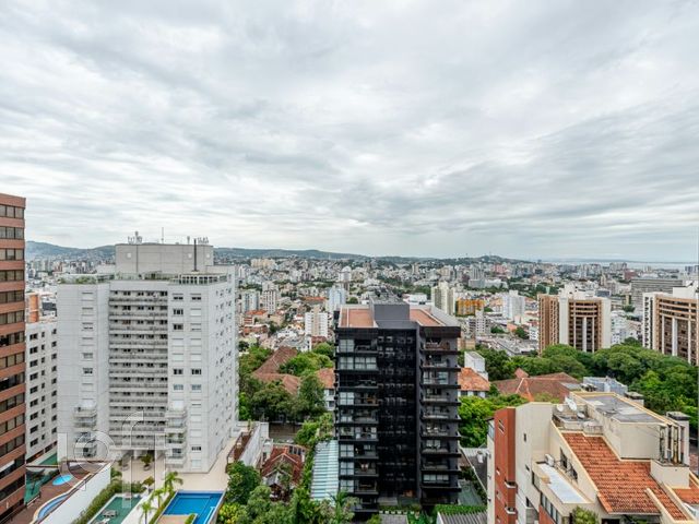 Apartamento com 87m², 2 dormitórios, 1 suíte, 2 vagas, Rio Branco em Porto Alegre