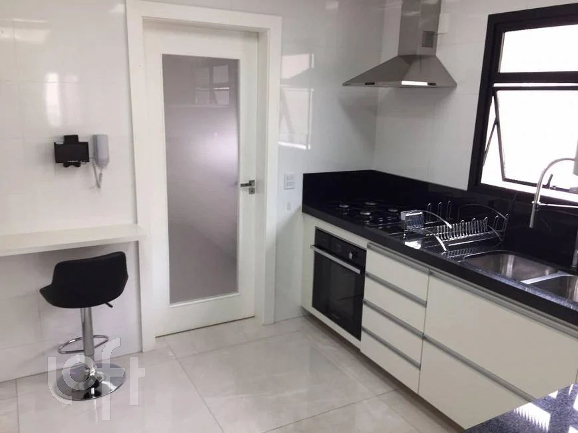 Apartamento à venda com 3 quartos, 130m² - Foto 4