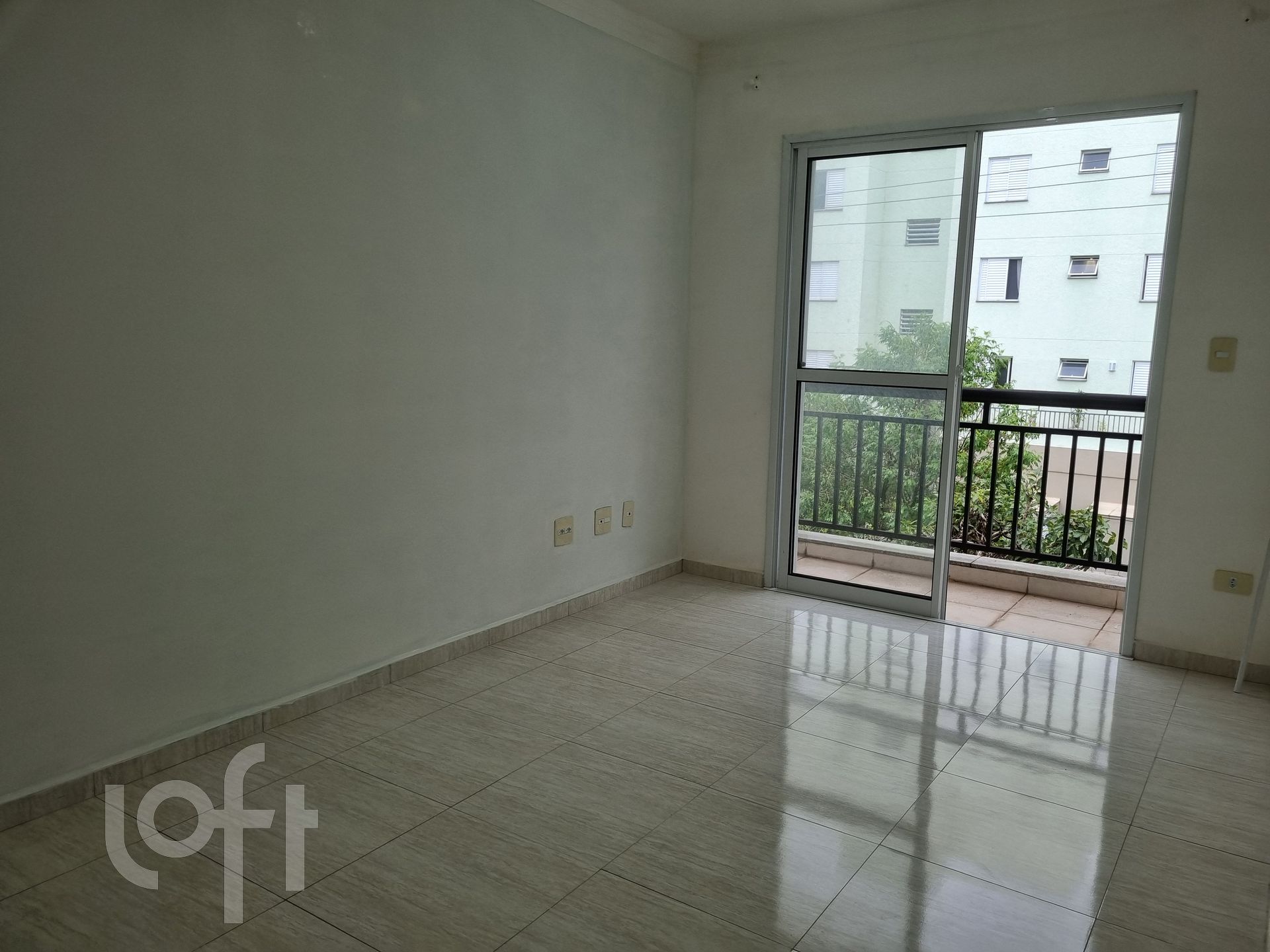 Apartamento à venda com 2 quartos, 61m² - Foto 1