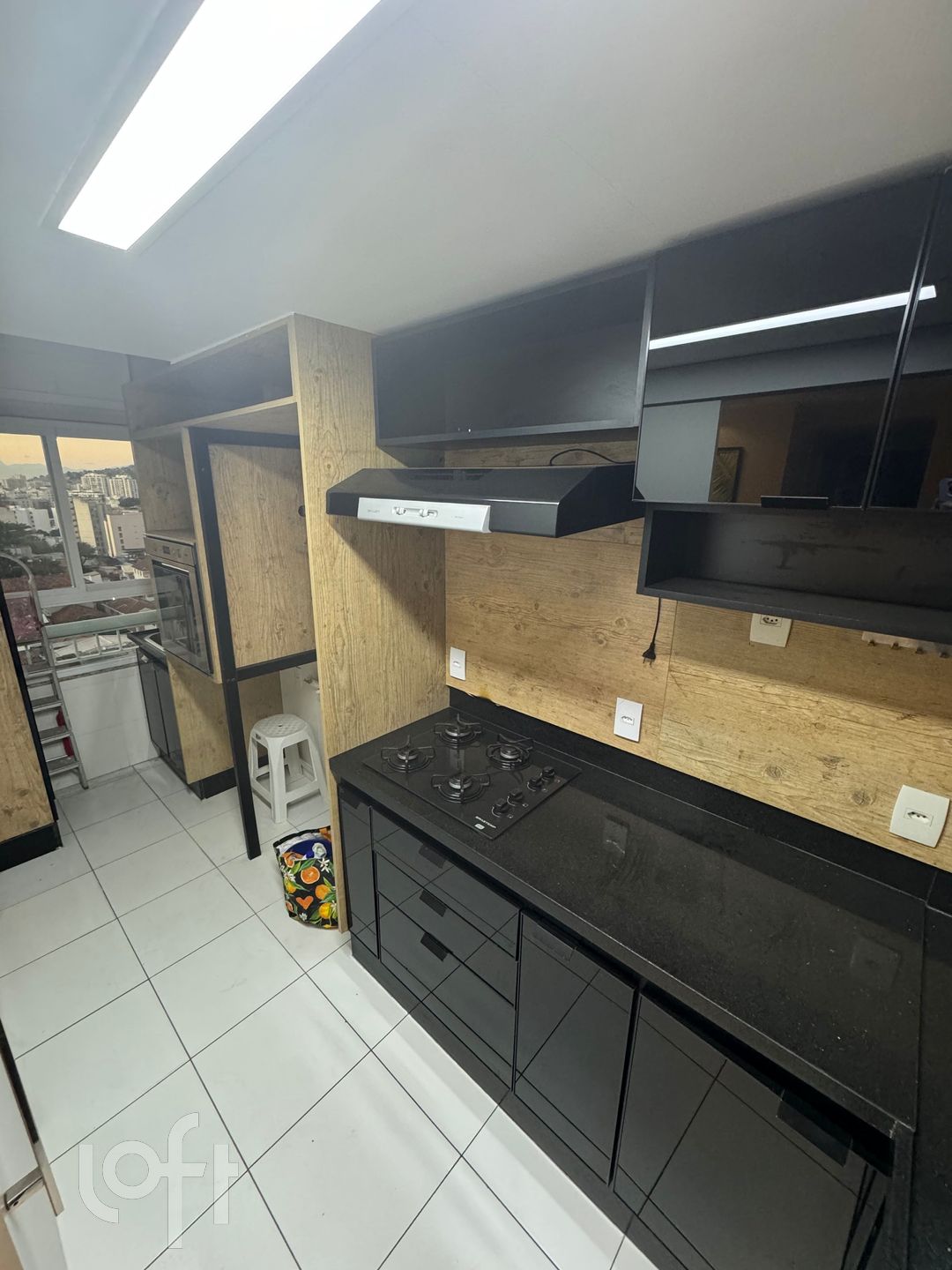 Apartamento à venda com 3 quartos, 141m² - Foto 3