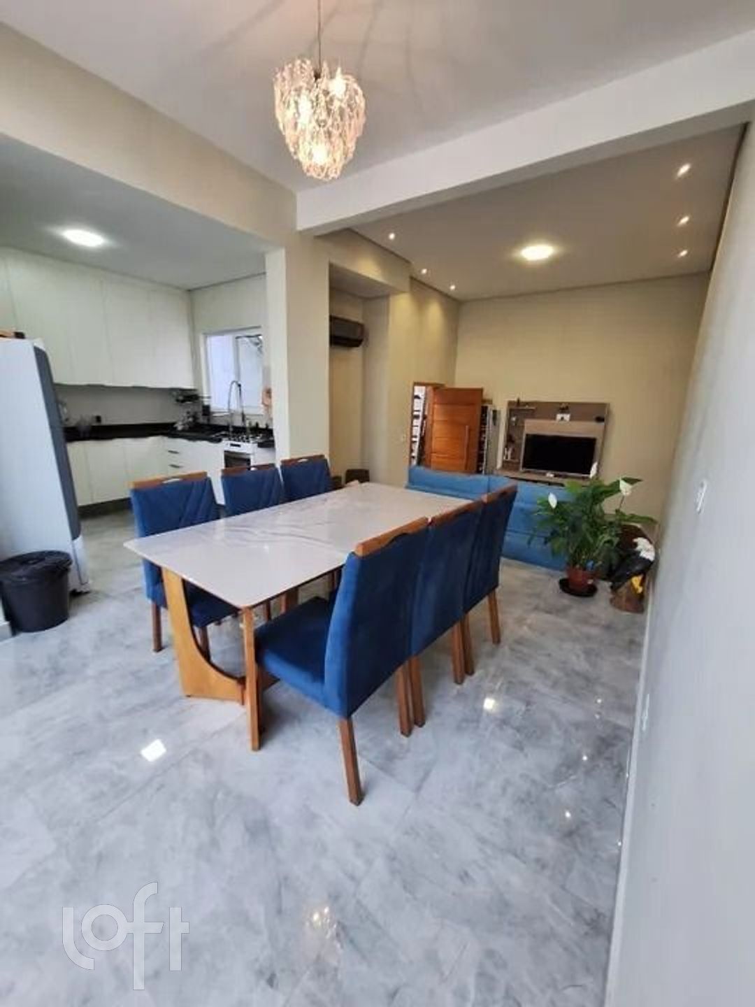 Casa à venda com 3 quartos, 230m² - Foto 2