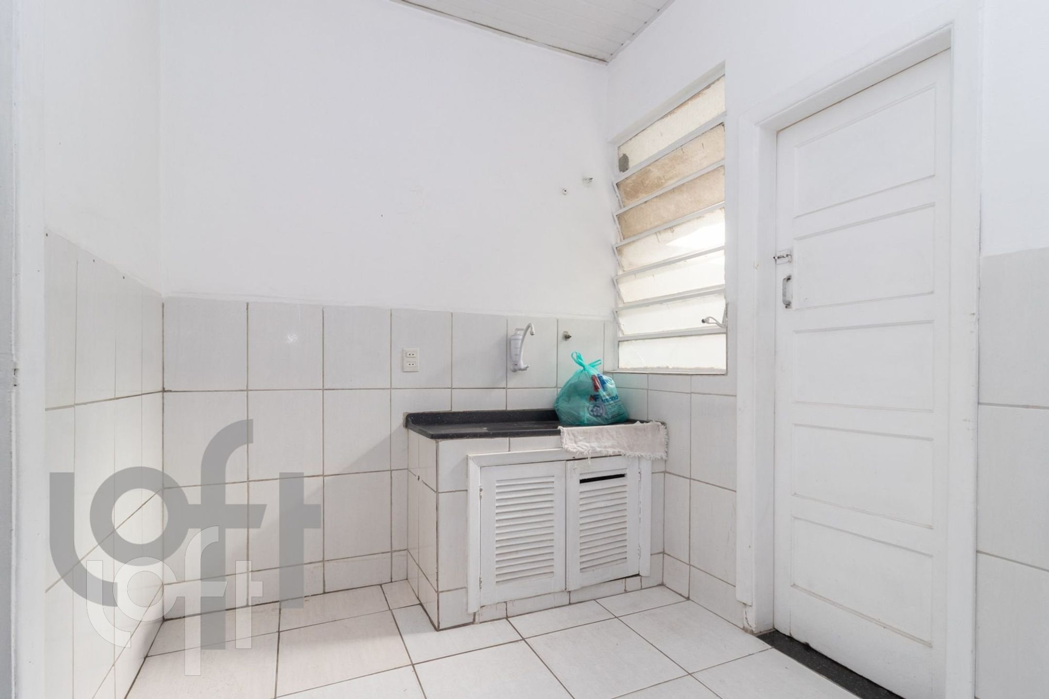 Apartamento à venda com 1 quarto, 37m² - Foto 27