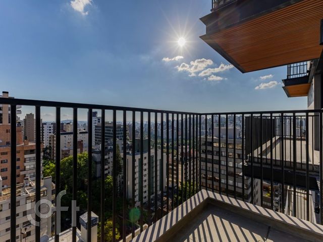 Apartamento com 75m², 2 dormitórios, 2 suítes, 2 vagas, Petrópolis em Porto Alegre