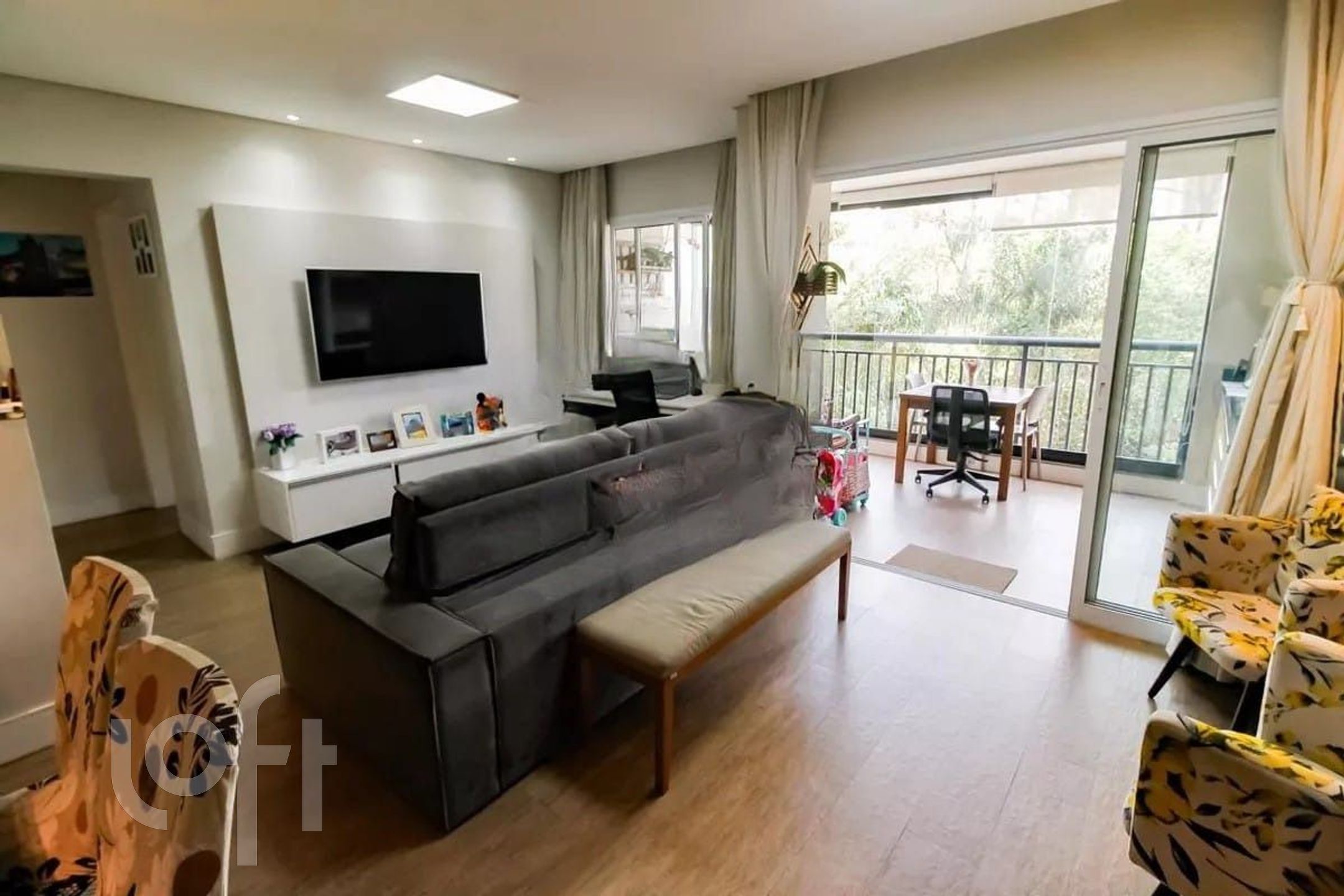 Apartamento à venda com 2 quartos, 77m² - Foto 1