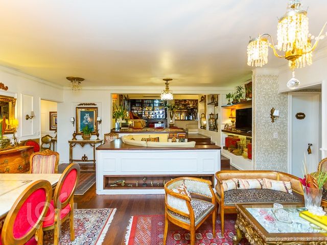 Apartamento com 163m², 3 dormitórios, 1 suíte, 2 vagas, Moinhos de Vento em Porto Alegre