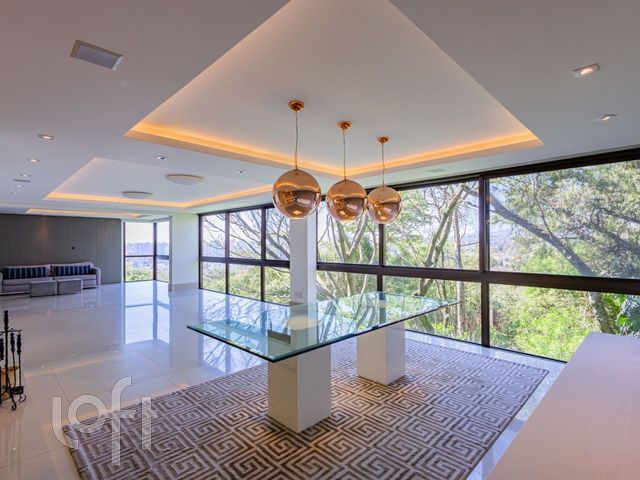 Apartamento com 312m², 4 dormitórios, 4 suítes, 5 vagas, Três Figueiras em Porto Alegre