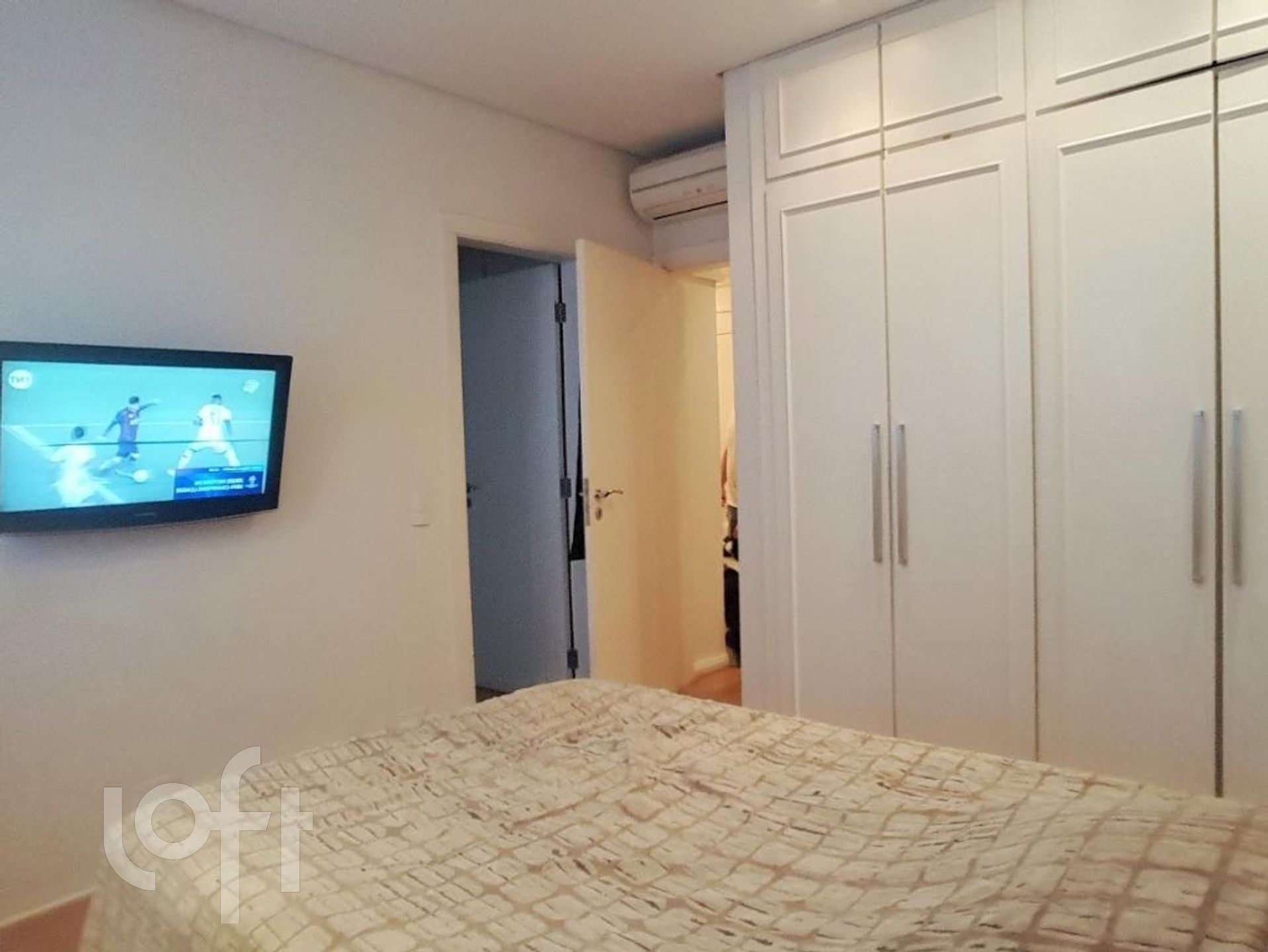 Apartamento à venda com 4 quartos, 240m² - Foto 13