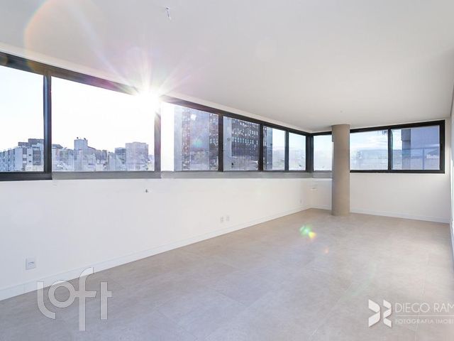 Apartamento com 110m², 3 dormitórios, 1 suíte, 2 vagas, Menino Deus em Porto Alegre