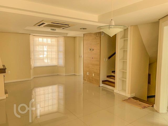 Casa com 242m², 3 dormitórios, 1 suíte, 4 vagas, Chácara das Pedras em Porto Alegre